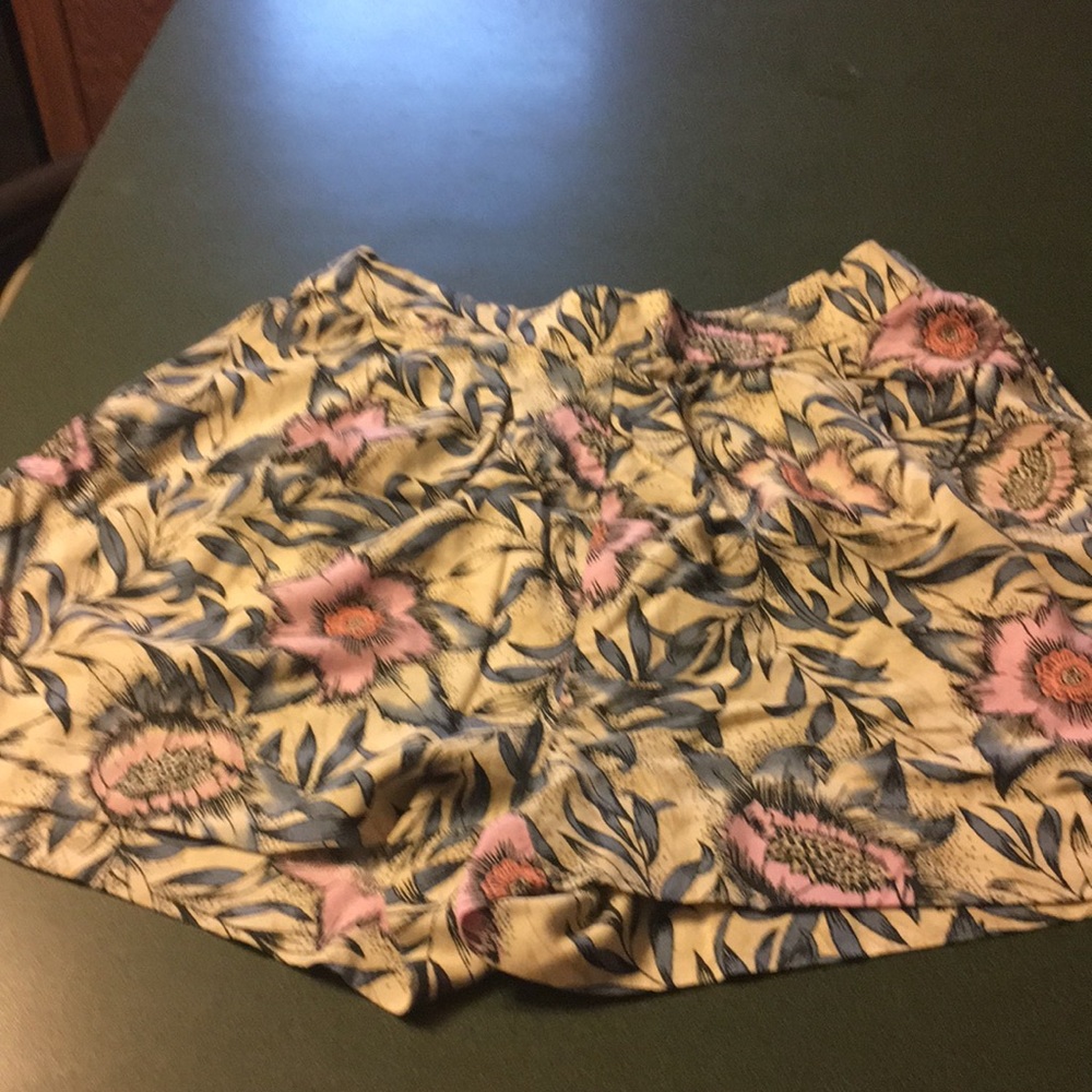 H&M shorts dressy